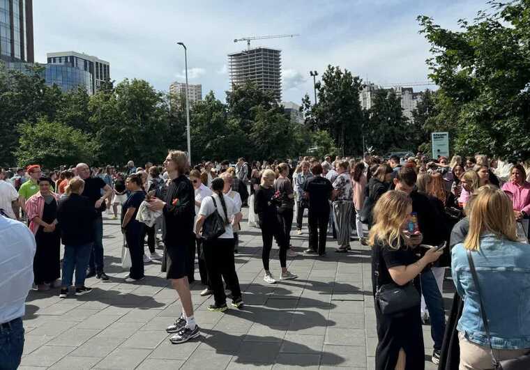 В Екатеринбурге эвакуировали Ельцин Центр на фоне “террористической опасности”