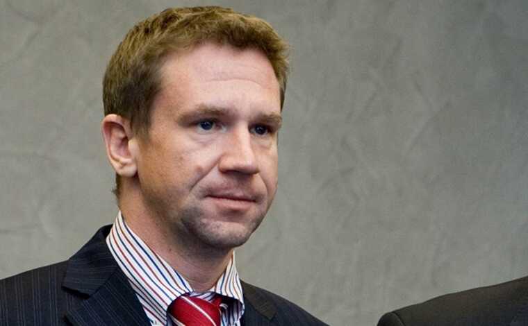 Fugitive banker Vladimir Antonov changed his surname to Ivanov and fled to France to escape prosecution