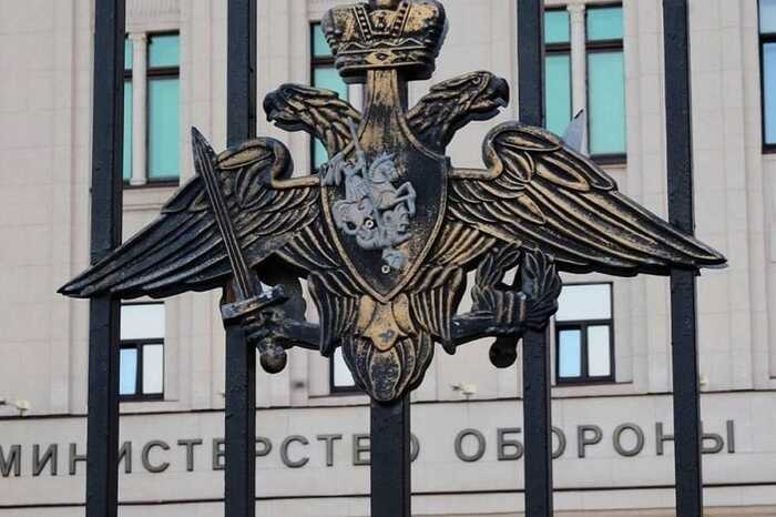 Минобороны отказалось оплачивать услуги компании, занимающейся поставками питания для армии, после предъявления ей ультиматума на сумму 10 миллиардов рублей