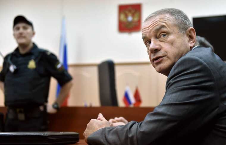 Бывший глава РКК «Энергия» Виталий Лопота избежал приговора по делу о хищении 4 миллиардов благодаря сроку давности